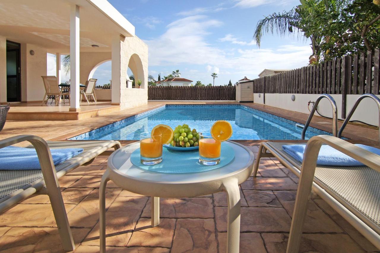 Villa Merry Ayia Napa Eksteriør billede